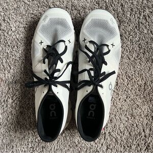 Men’s ON tennis shoes